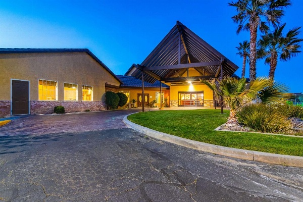 Comfort Inn & Suites image 1