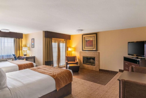 Comfort Inn & Suites image 18