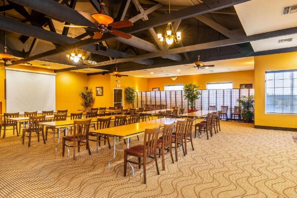 Comfort Inn & Suites image 25